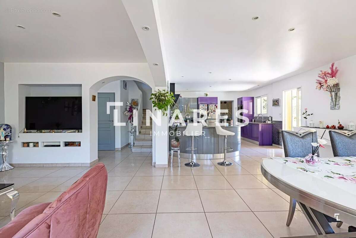 LA GRACIEUSE - Villa T4 de 165m² - Piscine - Parcelle 604m² - 13013 La Batarelle - photo 9