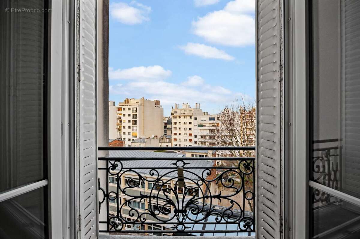 Appartement à PARIS-18E