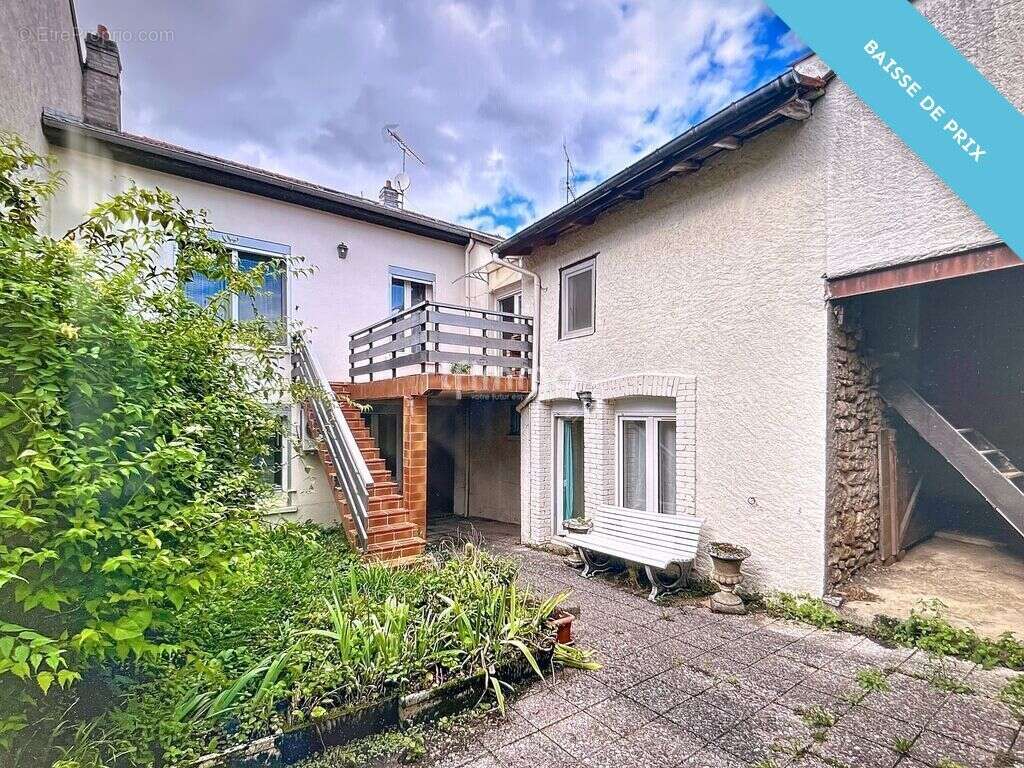 Maison à LEYR