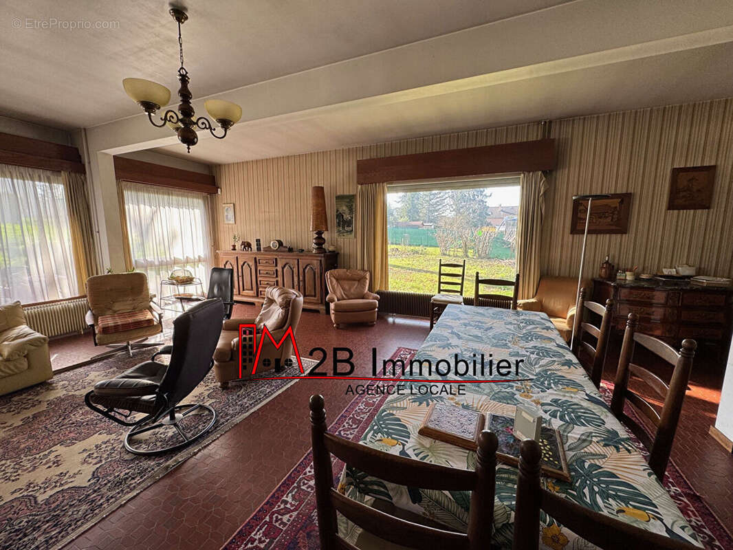 Maison à SAINT-THIBAULT-DES-VIGNES