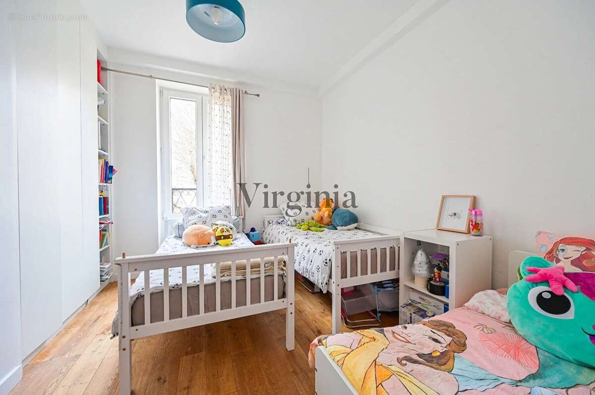 Appartement à CHARENTON-LE-PONT