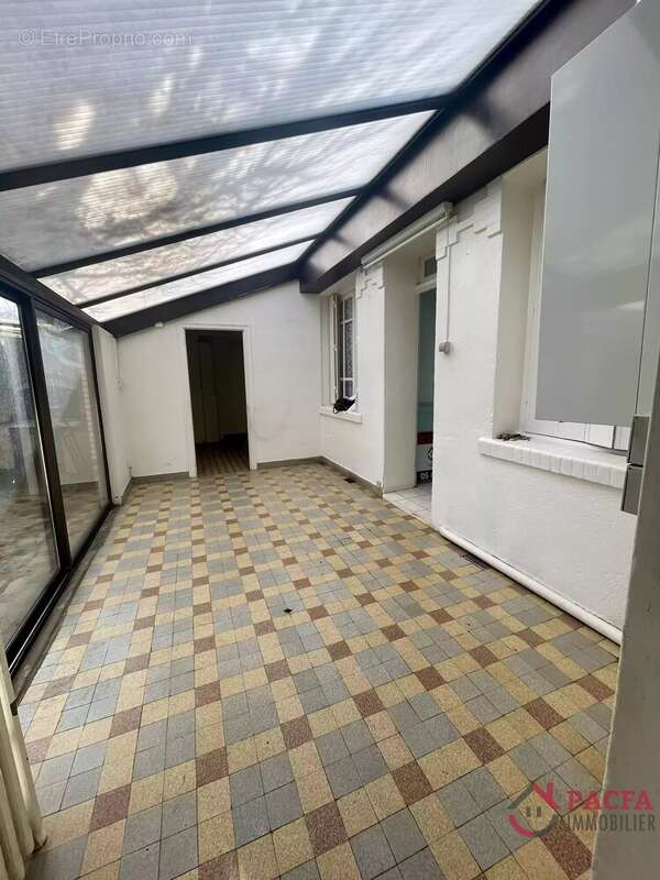 Maison de plain-pied avec jardin et double garage à Castres - photo 12