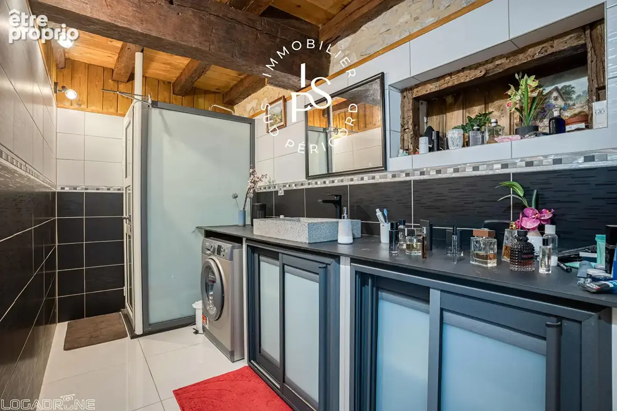 Maison en pierre  entiérement rénovée du 19e siècle avec dépendance entre Cancon et Villeréal. - photo 12