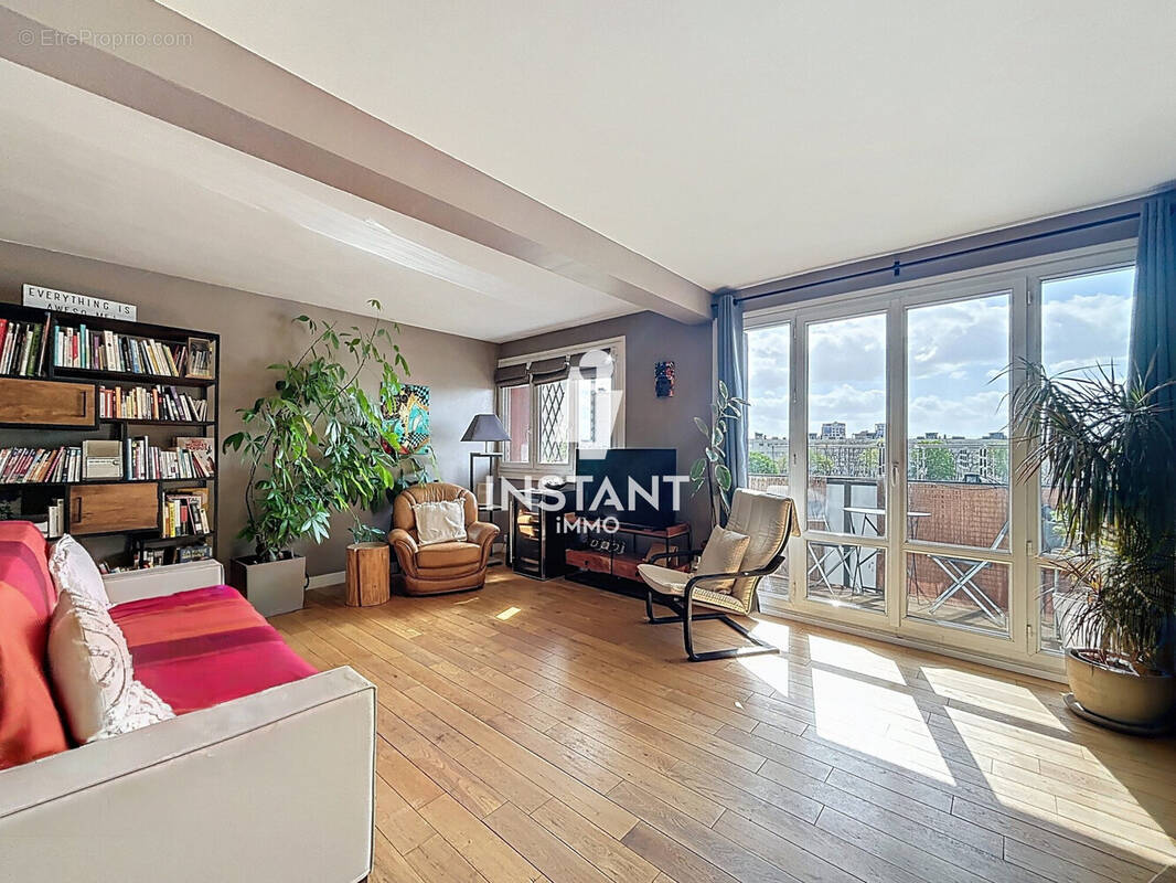 Appartement à CHARENTON-LE-PONT