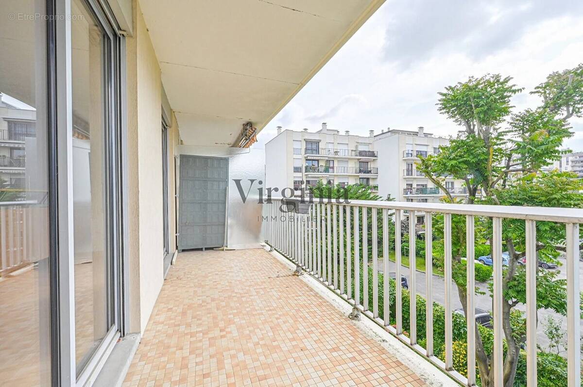 Appartement à CHARENTON-LE-PONT