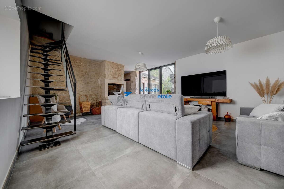 Maison à CESARVILLE-DOSSAINVILLE