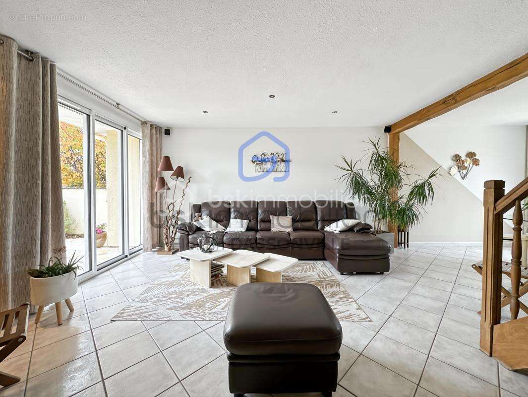 Maison PLAIN-PIED 120 m2 - 4 chambres - Terrain 586 m2 - Garage double - photo 4
