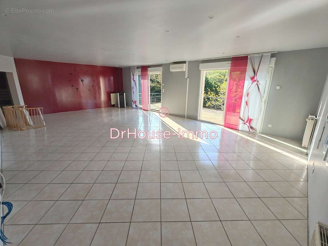 Maison à SAINT-REMY-SUR-CREUSE