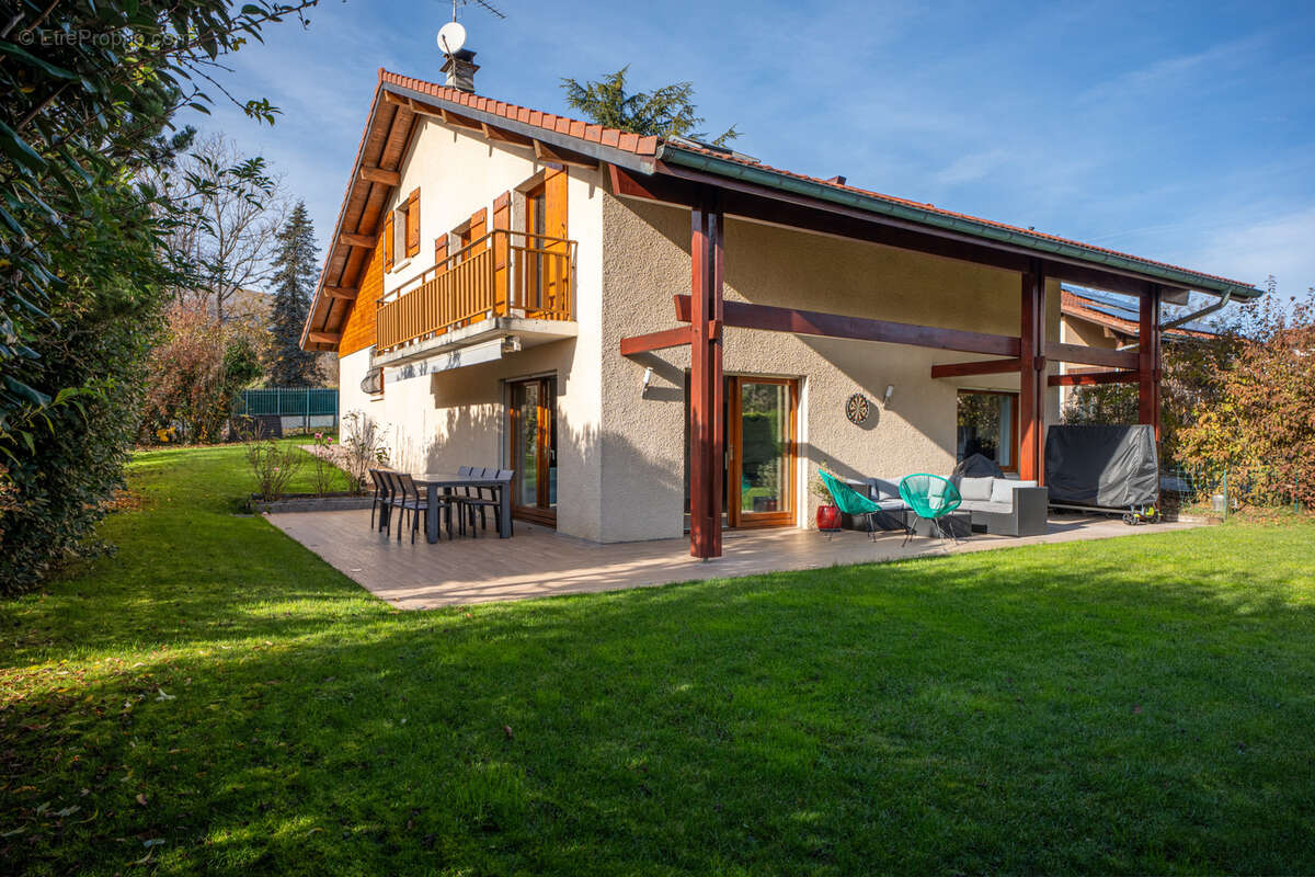 Maison à PREVESSIN-MOENS