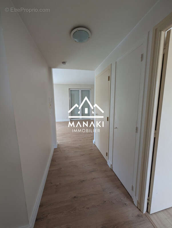 Appartement à l'étage : Dégagement - Maison à LE SOLER