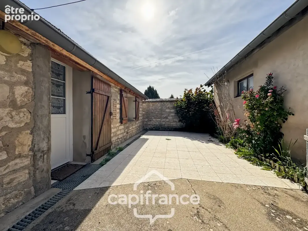 Maison en pierre de 1865 – 3 chambres, garage et jardin : une belle opportunité à Bey - photo 3