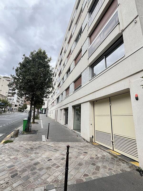 Parking à PARIS-20E