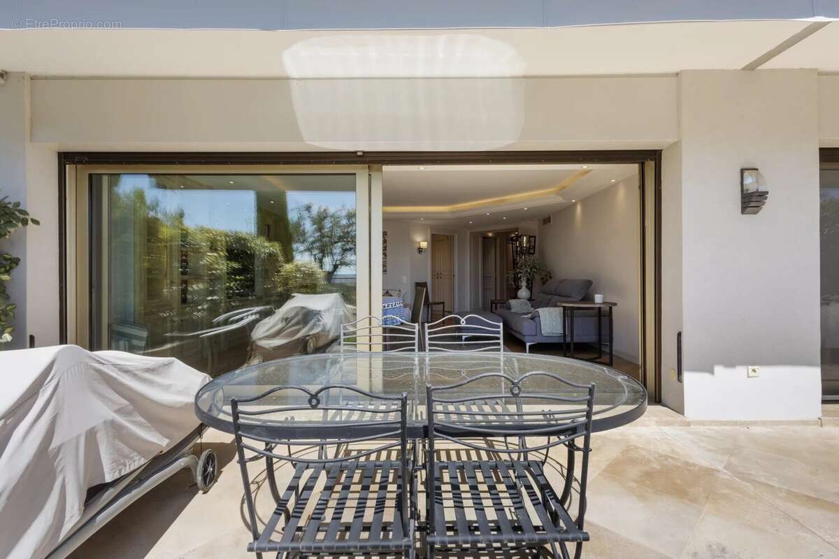 Appartement à LE CANNET