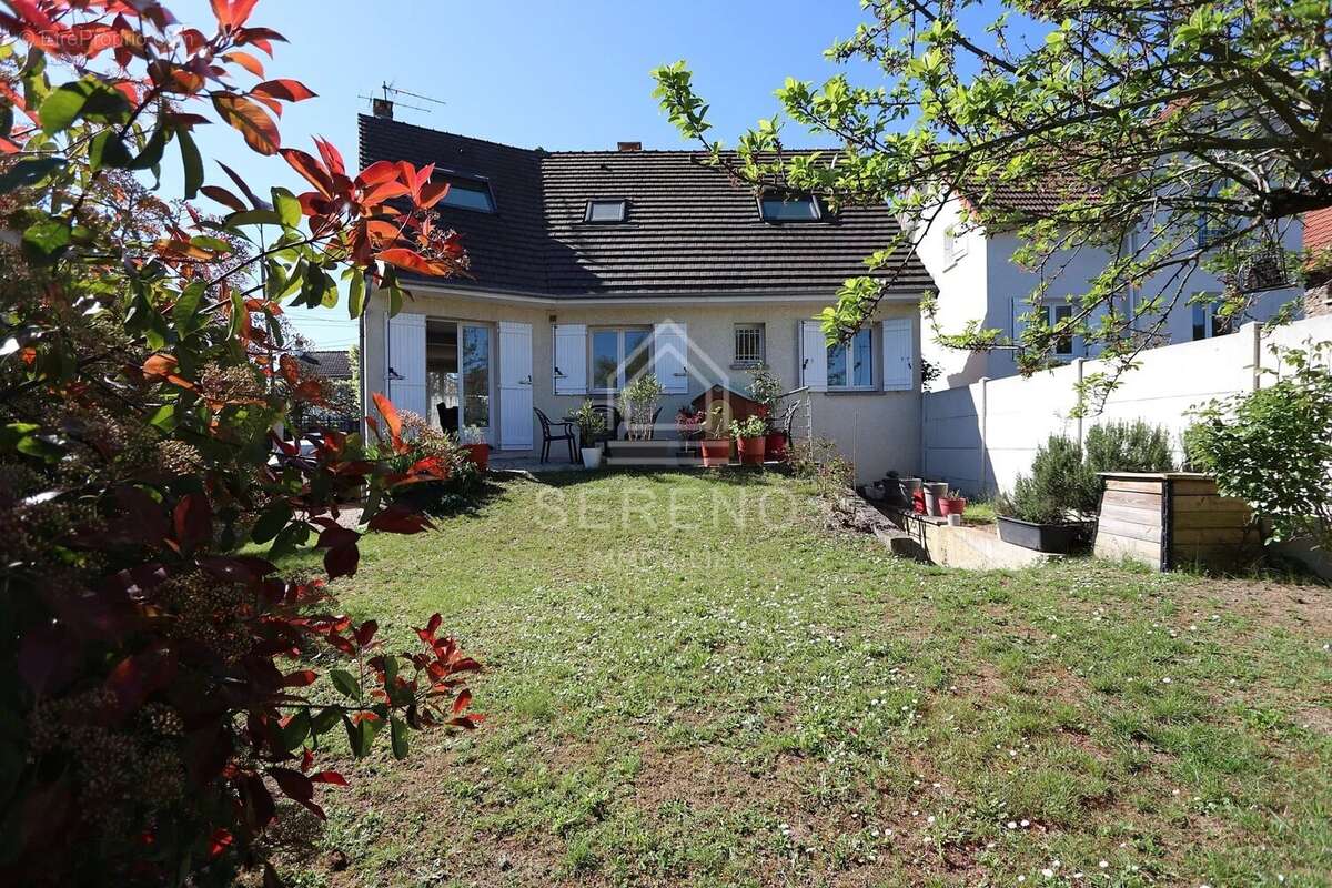 Maison à CHAMPS-SUR-MARNE