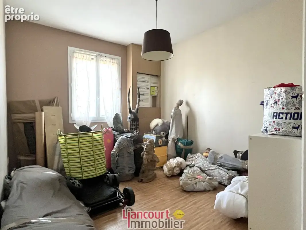 maison récente avec 6 chambres secteur saint just en chausée - photo 5