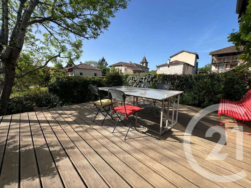 Maison 267 m² à Saint-Etienne-De-Maurs  - photo 3