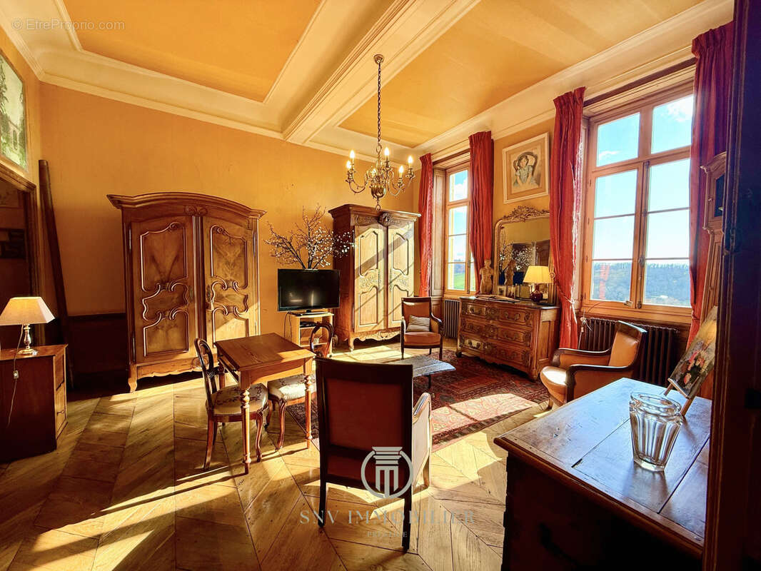 Maison à SEMUR-EN-BRIONNAIS