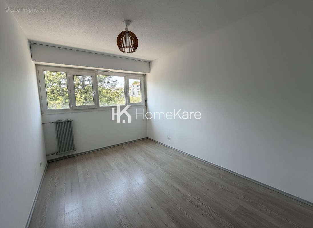 Appartement 80 m² à Blanquefort  - photo 6
