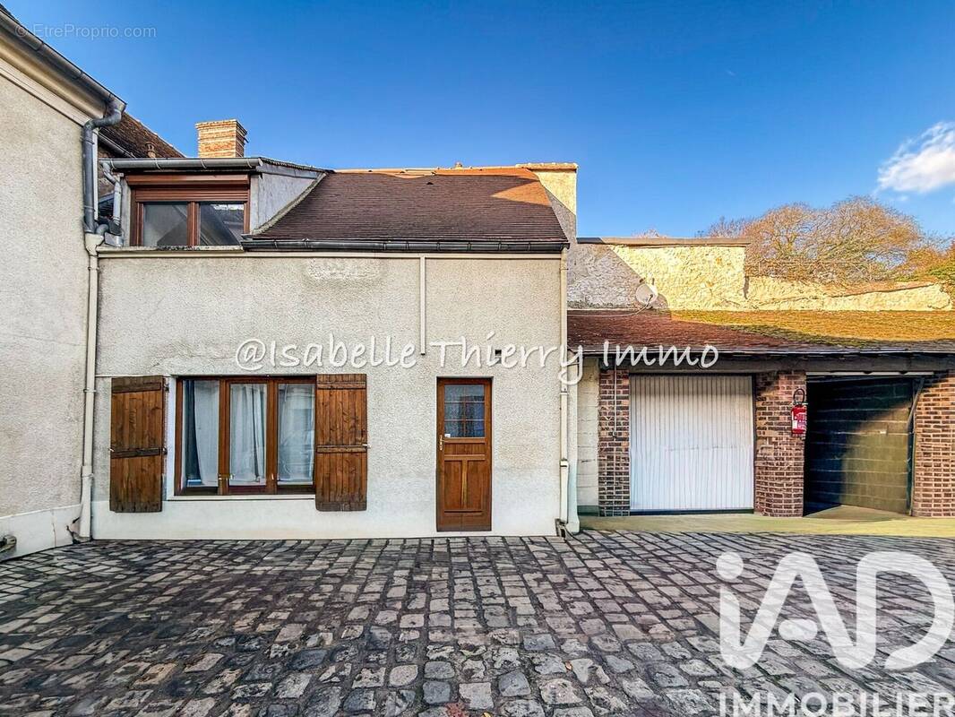 Photo 1 - Maison à LINAS