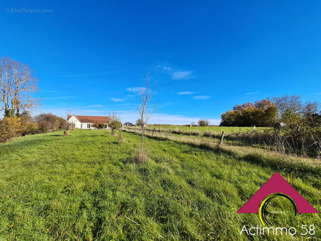 Maison à SAINT-PIERRE-LE-MOUTIER