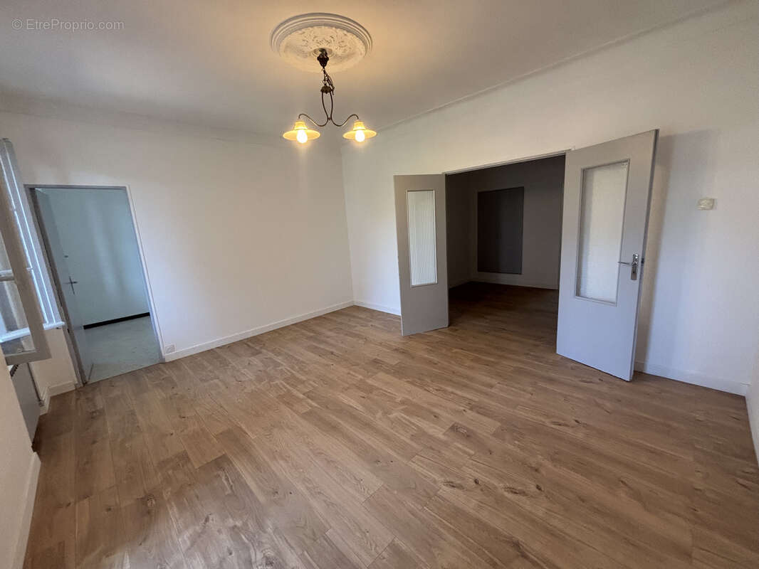 Exclusivité  Toulon La Loubière maison 146 m2 avec garage sur terrain piscinable - photo 2