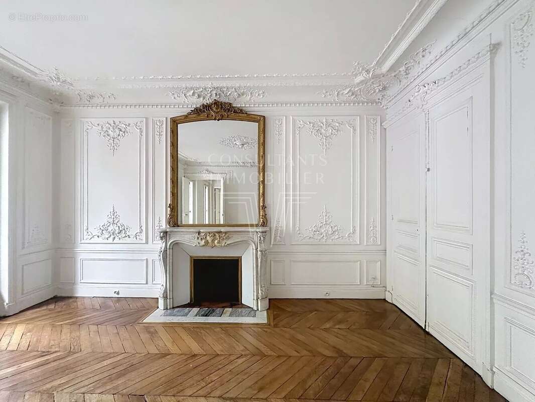 Appartement à PARIS-8E
