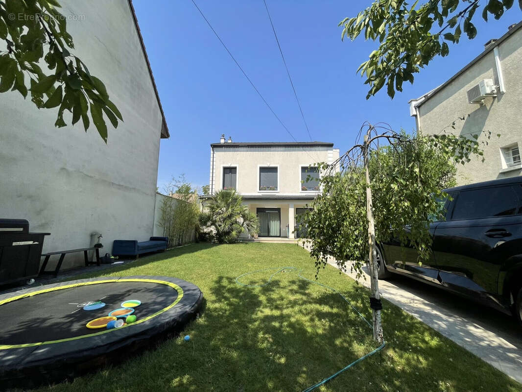 Maison 114 m² à Bondy  - photo 5