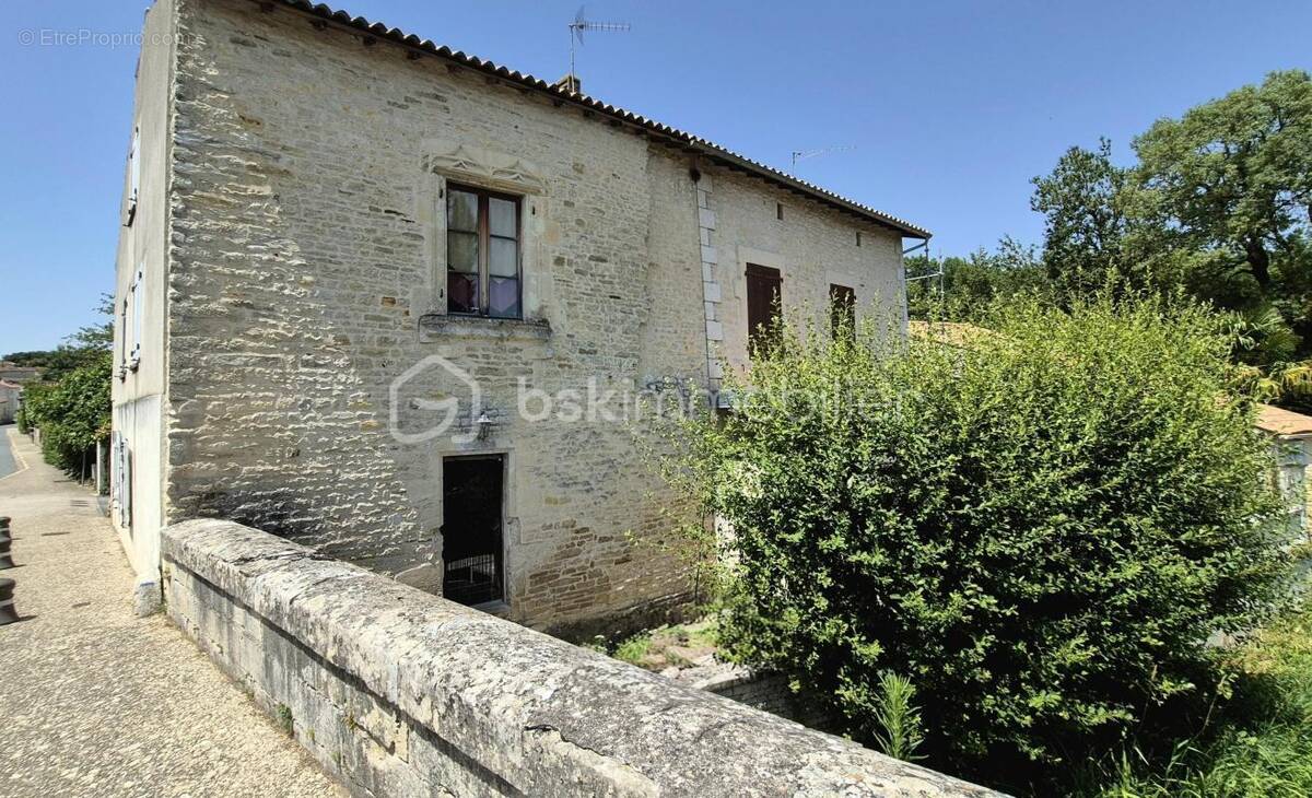 Maison à CHIZE