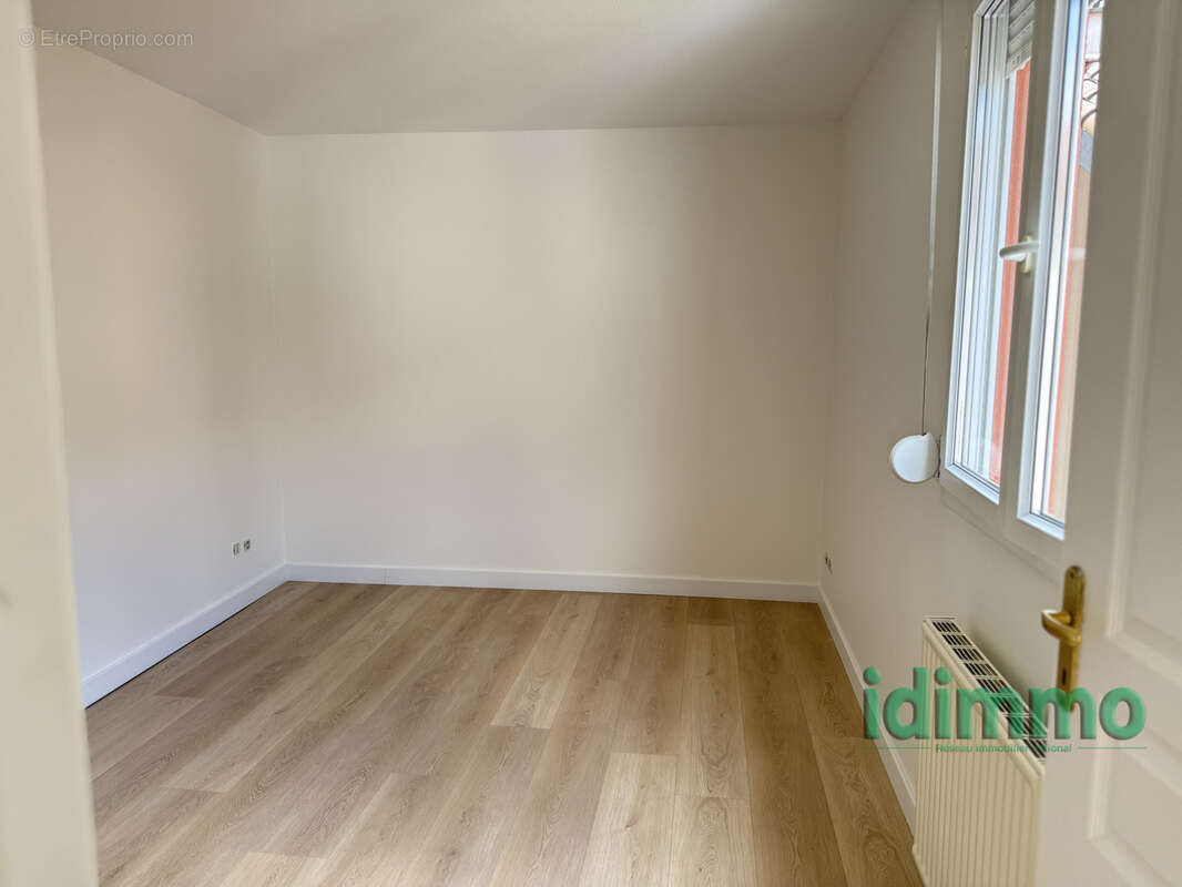 Appartement à GREZIEU-LA-VARENNE