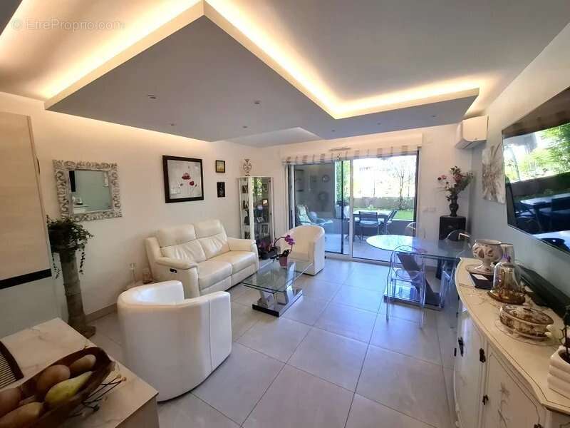 Appartement à VILLENEUVE-LOUBET