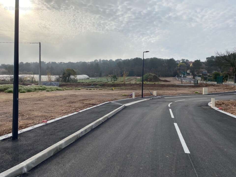 Terrain à CARNOULES