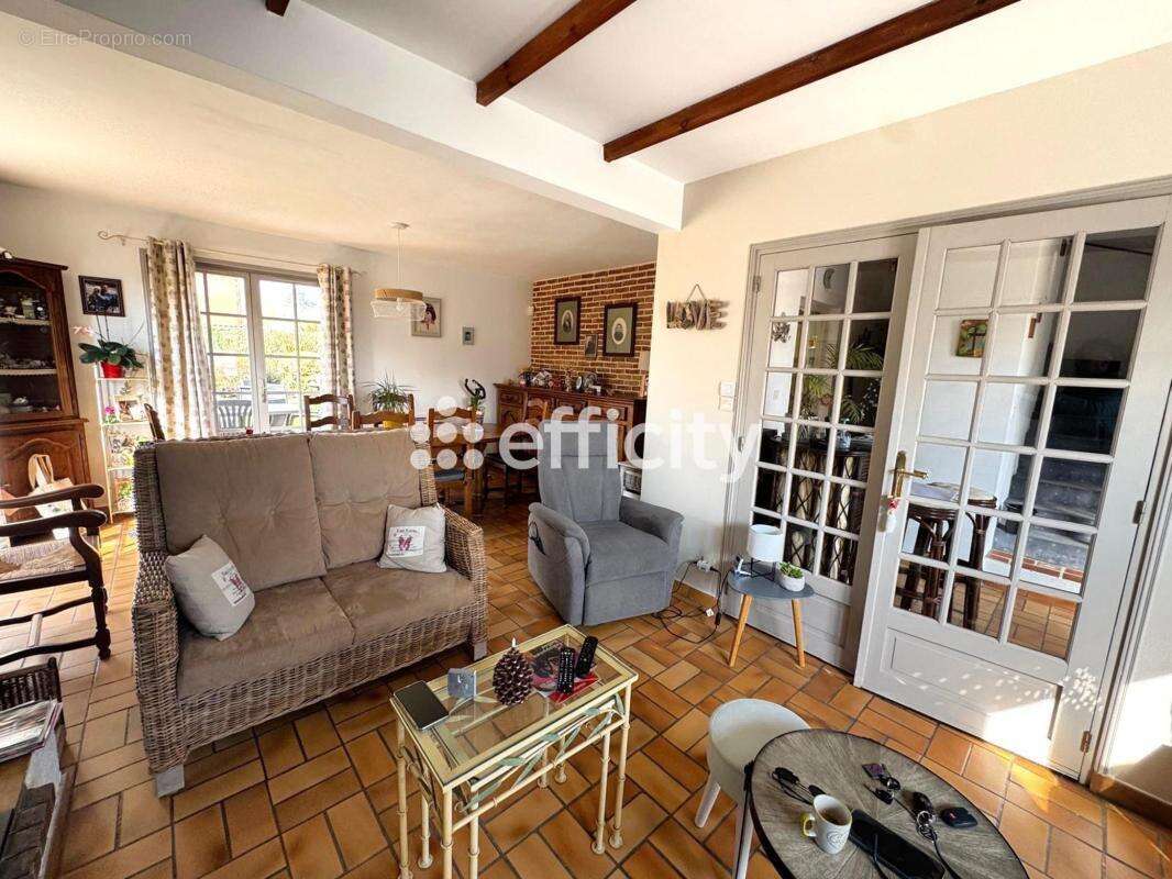 Maison à VENDEVILLE