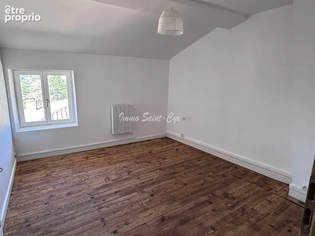 Photo Appartement à Saint-Cyr-Au-Mont-D'or au prix de 199 000€