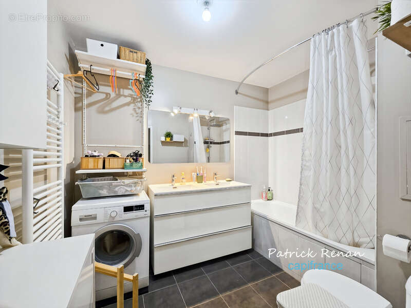 Appartement à FONTENAY-LE-FLEURY