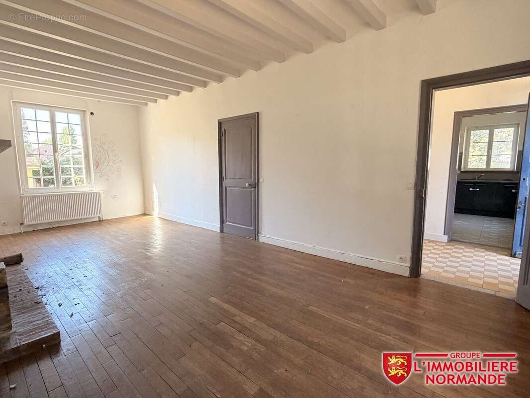Maison ancienne - 4 chambres - 1808 m² de terrain - photo 4