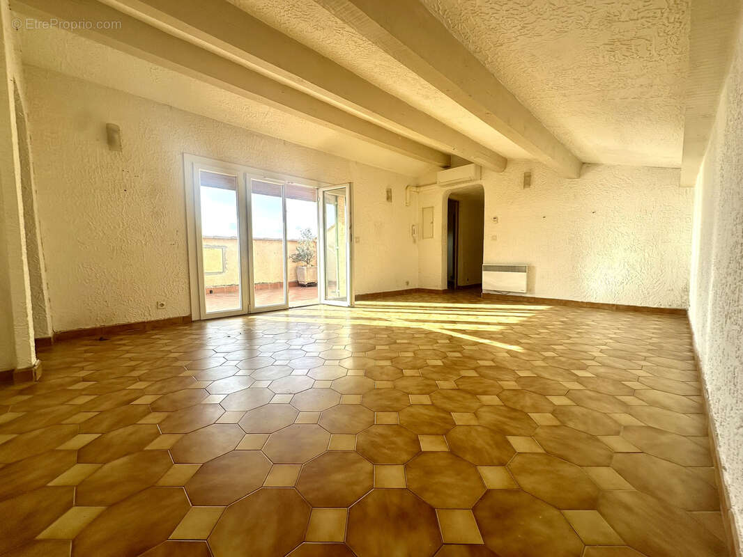 Appartement à PUGET-SUR-ARGENS