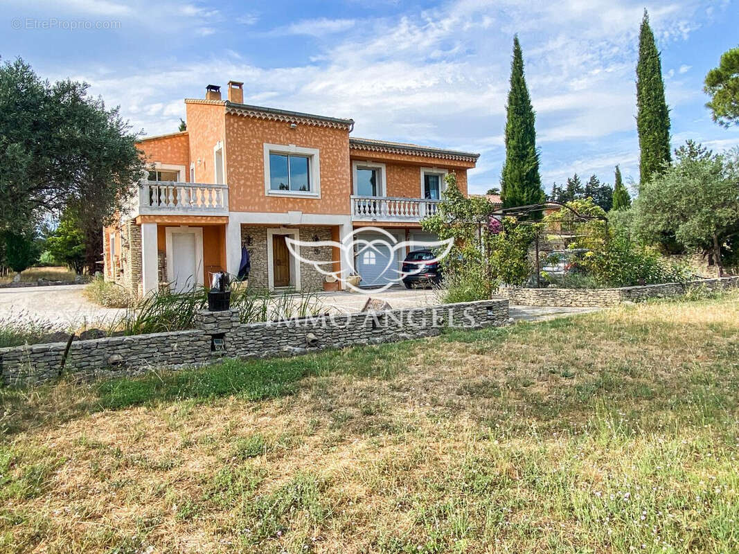 Maison à L&#039;ISLE-SUR-LA-SORGUE