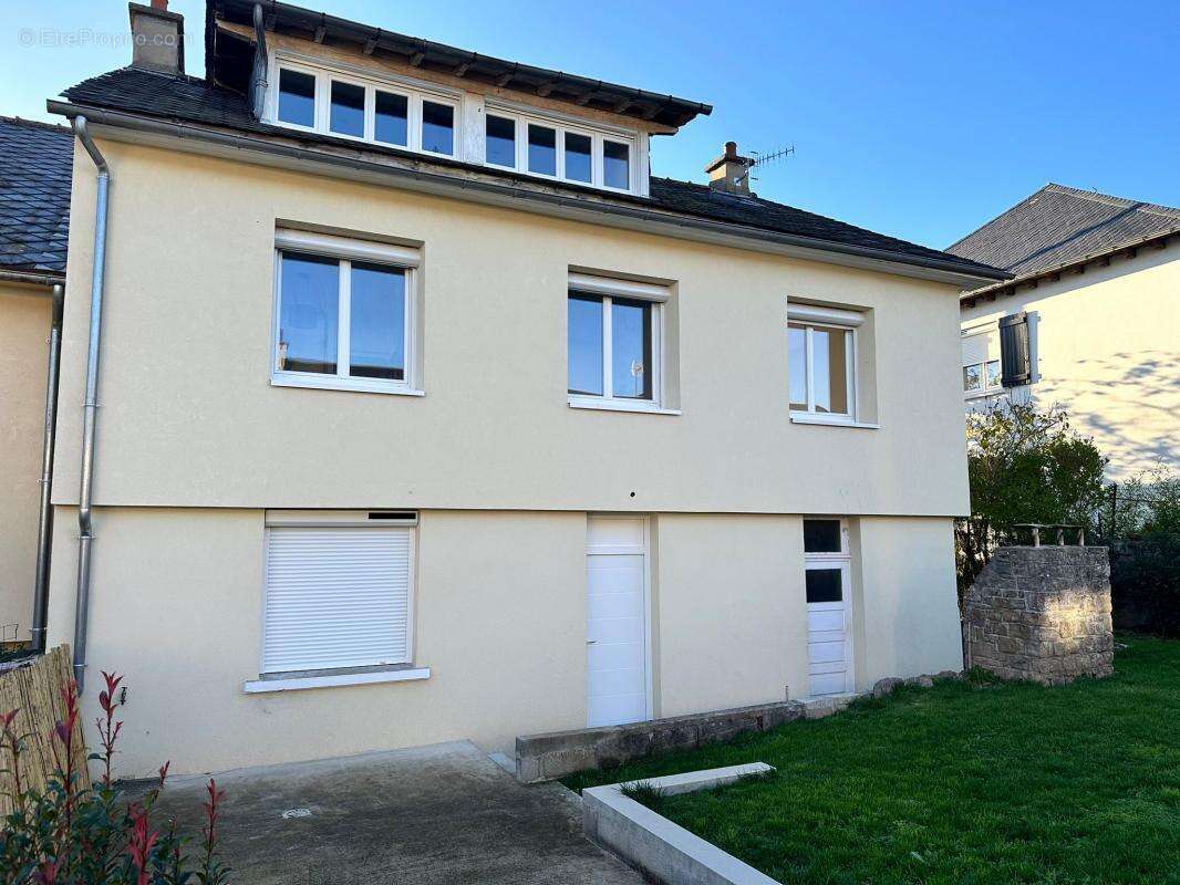 Maison à LE MONASTERE