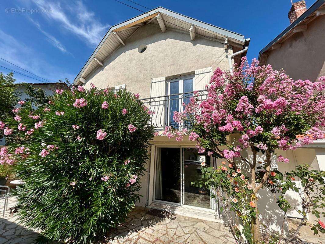 A vendre, maison de ville T4 au coeur du quartier Saint Georges à PERIGUEUX 24000 - photo 10