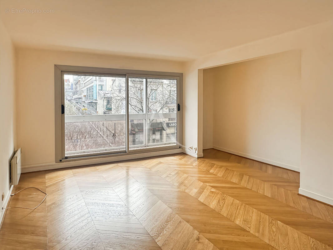 Appartement à PARIS-12E