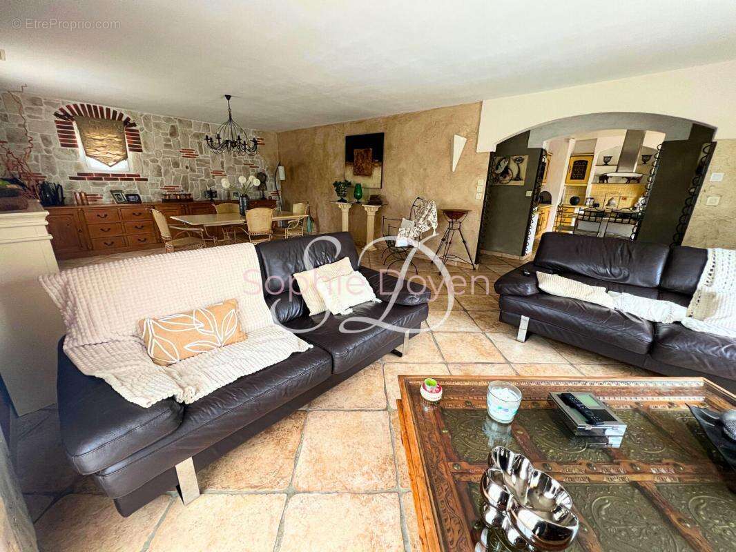 Maison à SAINT-JEAN-LASSEILLE