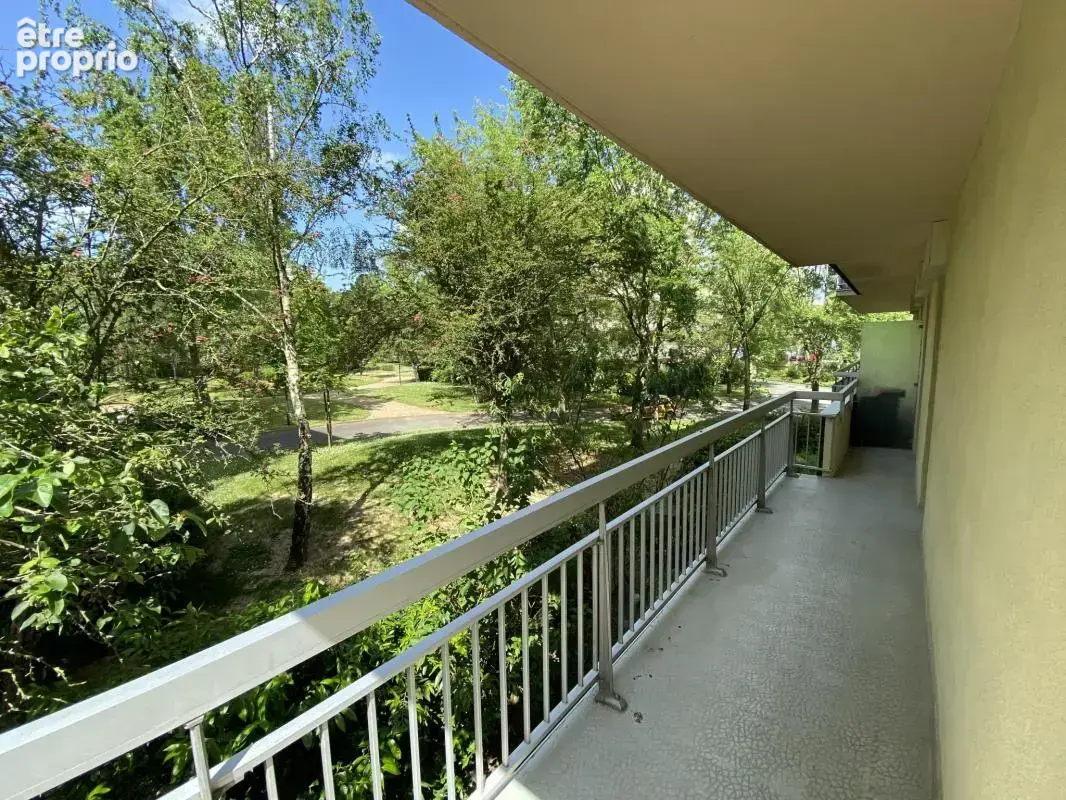 ANGERS SUD : Appartement lumineux, rénové avec goût, balcon - photo 2
