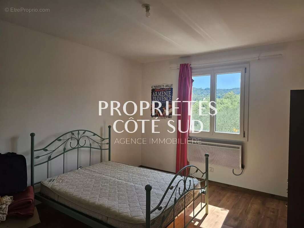 Maison à SAINT-VICTOR-LA-COSTE