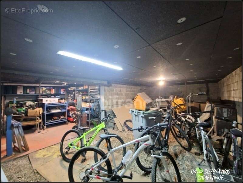  Grande maison familiale de 222 m² – 6 chambres – Terrain de 3 927 m² à seulement 6 km de Sens - photo 16