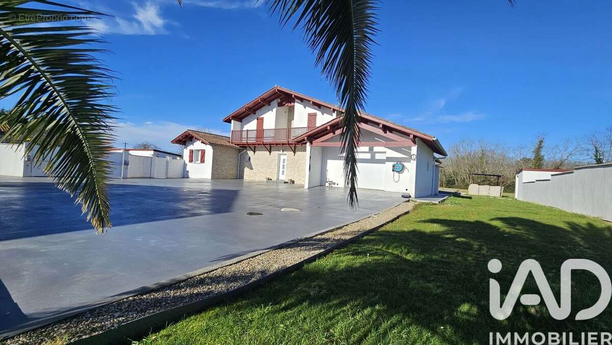 Maison 203 m² à Sames  - photo 2