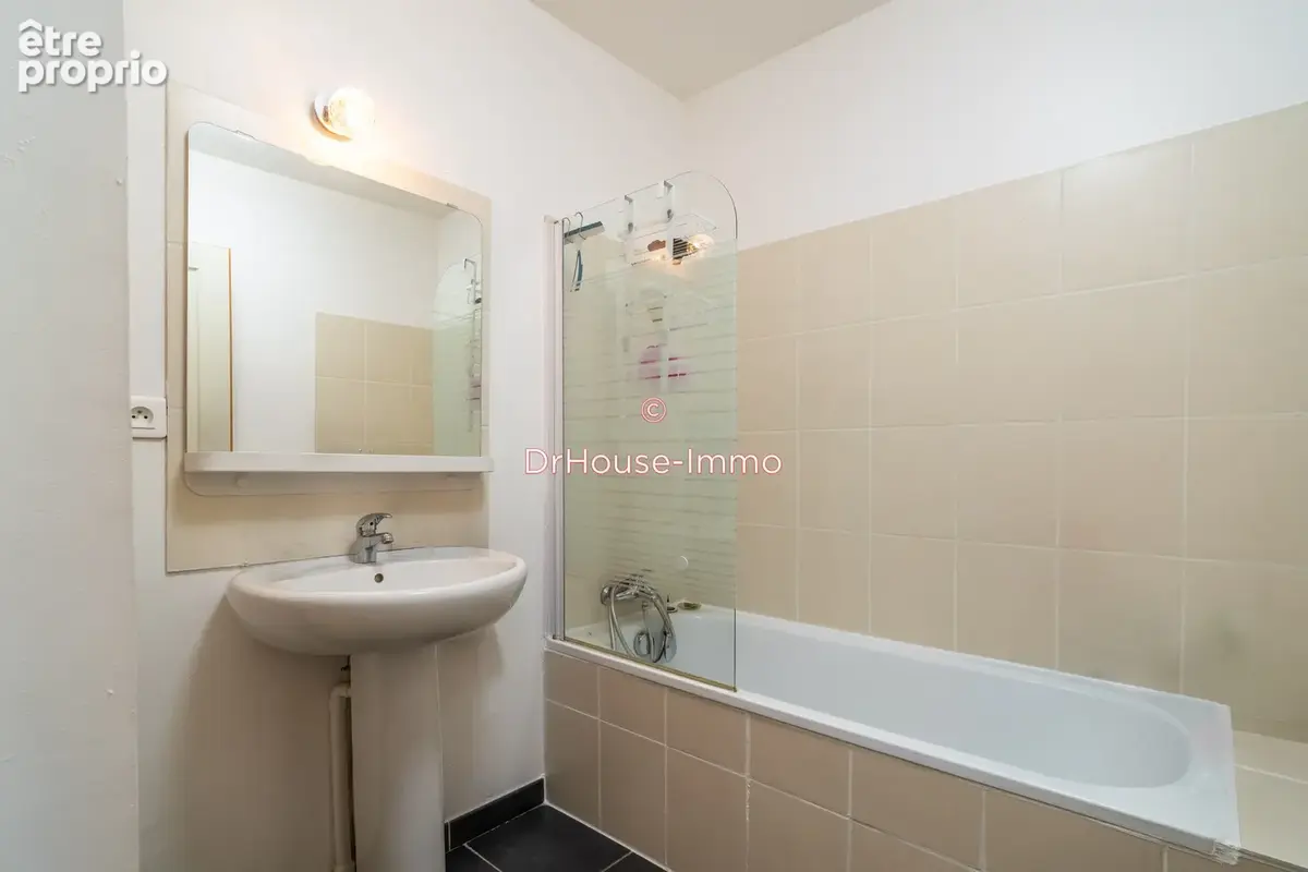 Maison 160 m² à Belgentier  - photo 53