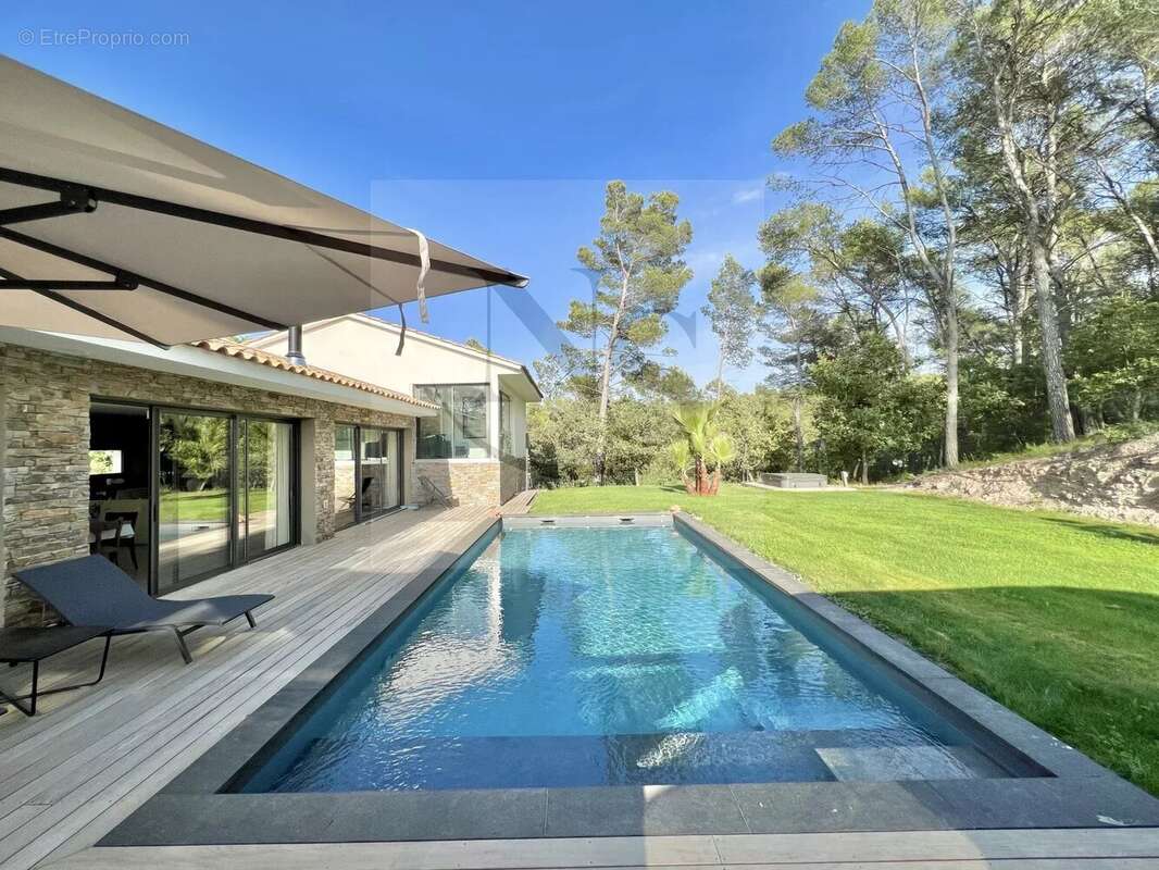 Maison à LE THOLONET