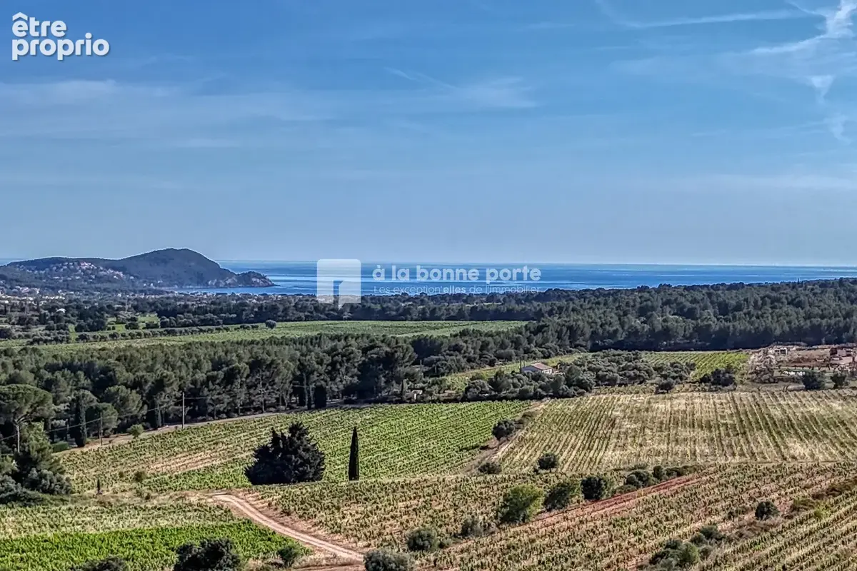 Maison 6 pièces 190 m² à vendre à La Cadiere-D'azur (83740) - photo 2