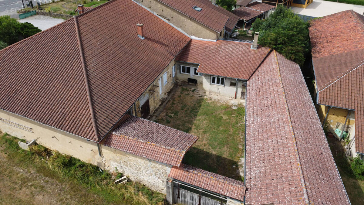 Maison à VILLEMOTIER