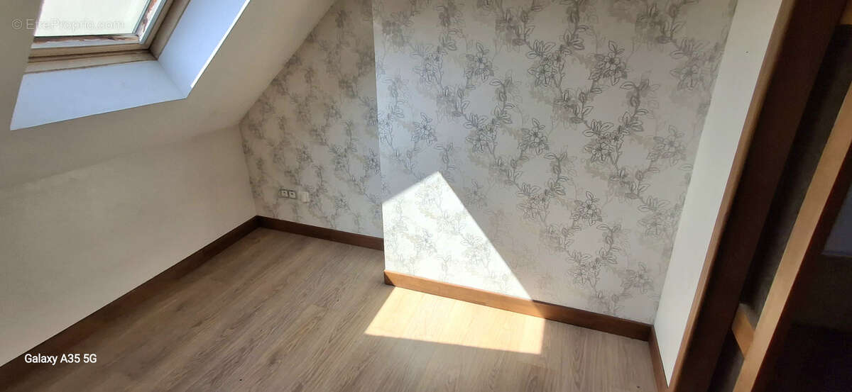 Maison à AILLANT-SUR-THOLON